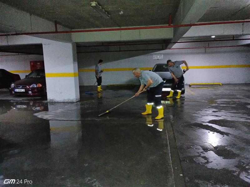 Otoparklar� Y�k�yor Ve Dezenfekte Ediyoruz.