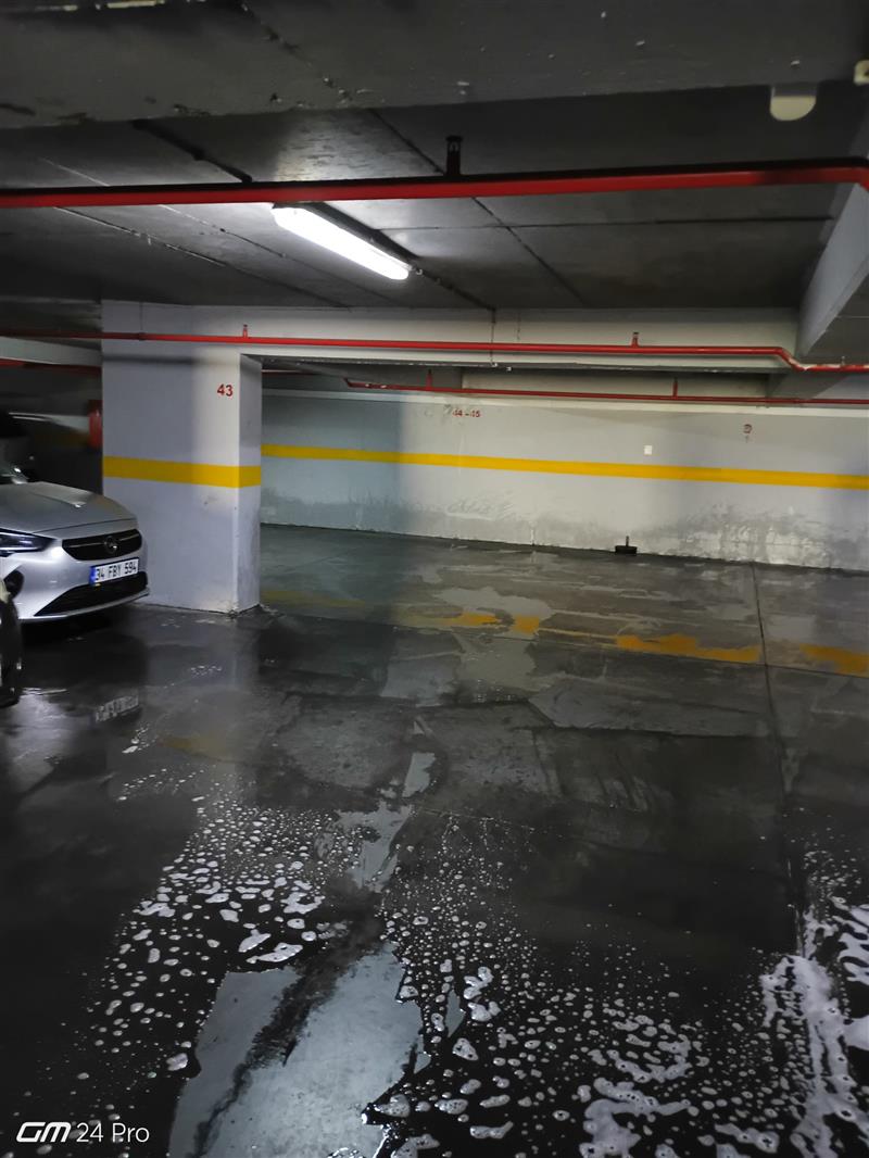Otoparklar� Y�k�yor Ve Dezenfekte Ediyoruz.